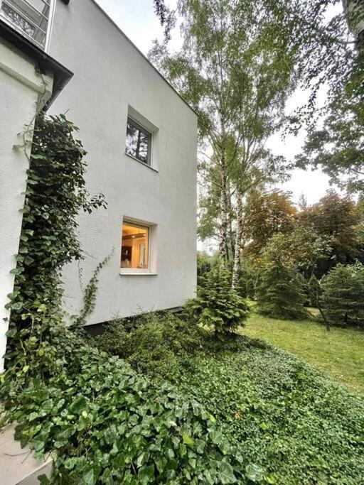 Beautiful Villa With Garden In Milanowek Eksteriør billede